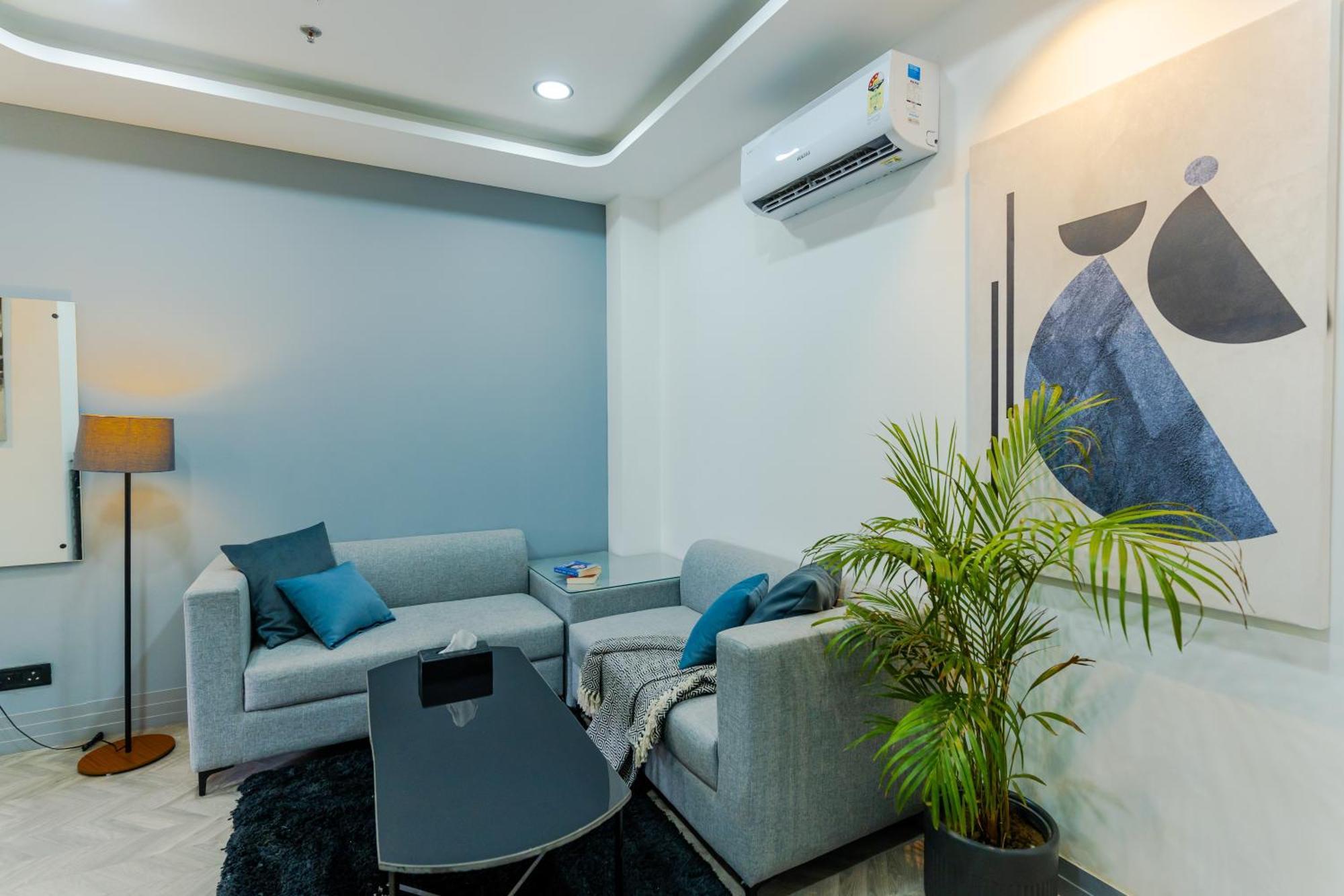 Bedchambers Luxury Apartment Near Golf Course Road Gurgáon Kültér fotó