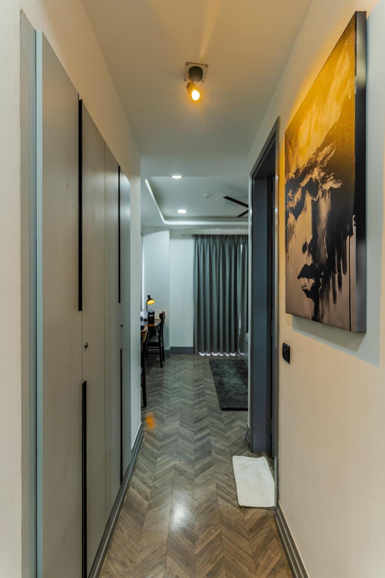Bedchambers Luxury Apartment Near Golf Course Road Gurgáon Kültér fotó