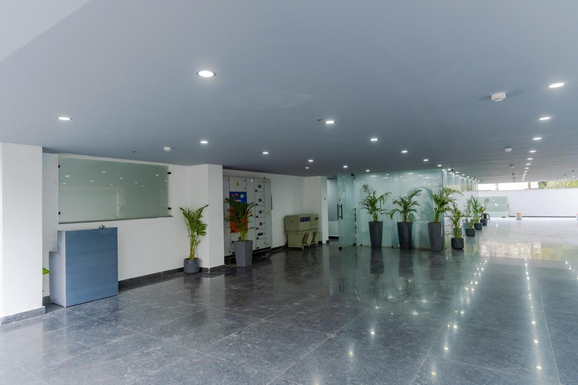 Bedchambers Luxury Apartment Near Golf Course Road Gurgáon Kültér fotó