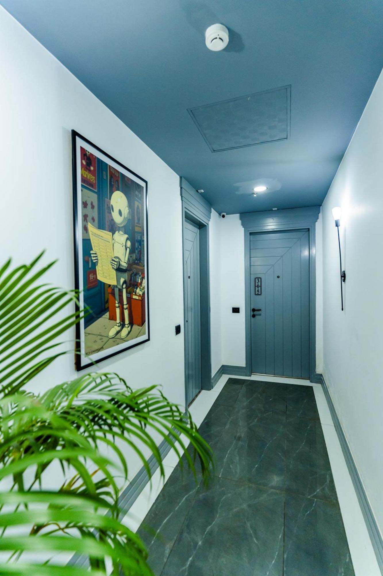 Bedchambers Luxury Apartment Near Golf Course Road Gurgáon Kültér fotó